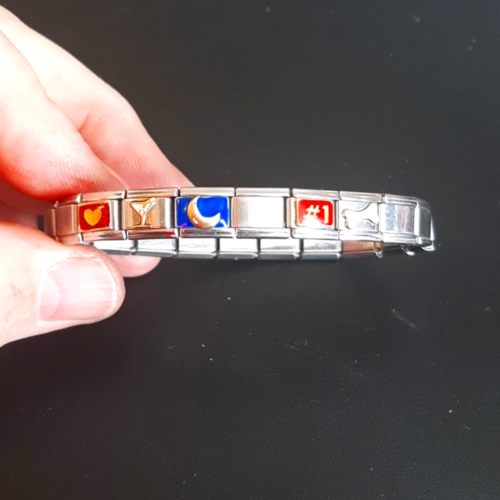 Italy 18kt charm stretch bracelet